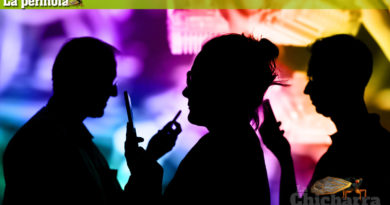 La perinola: Lo público y lo privado