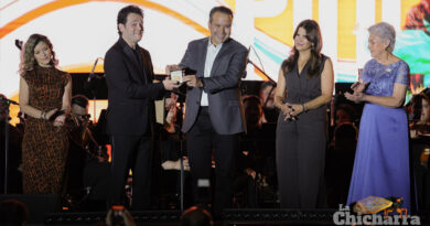 Entrega alcalde de Hermosillo Medalla Emiliana de Zubeldía al tenor sonorense Arturo Chacón