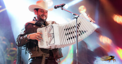 Cierra Eden Muñoz con broche de oro las Fiestas del Pitic 2025 ante 70 mil personas